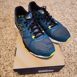 Asics Brand new in box Mens size 11 1/2